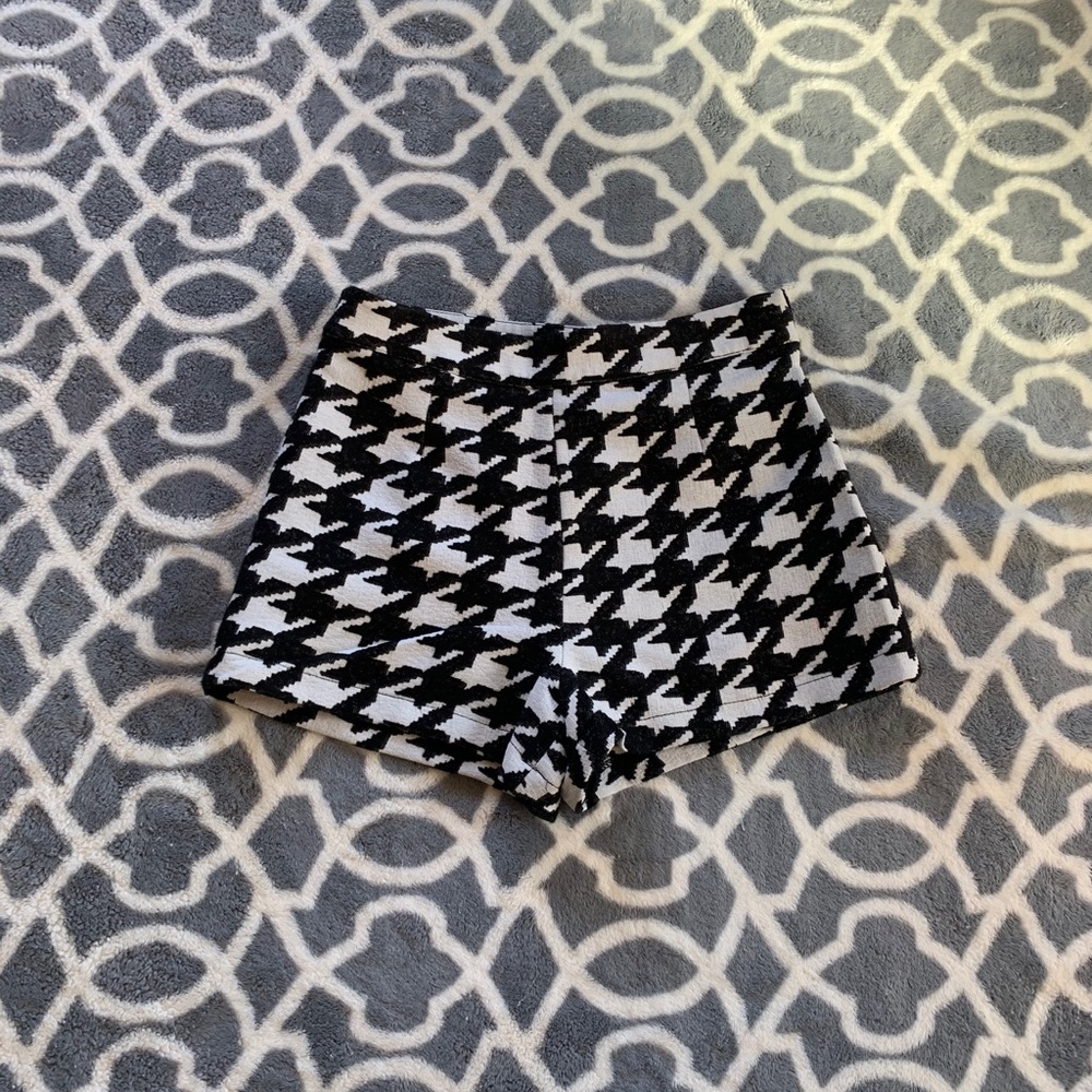 FOREVER 21 herringbone shorts